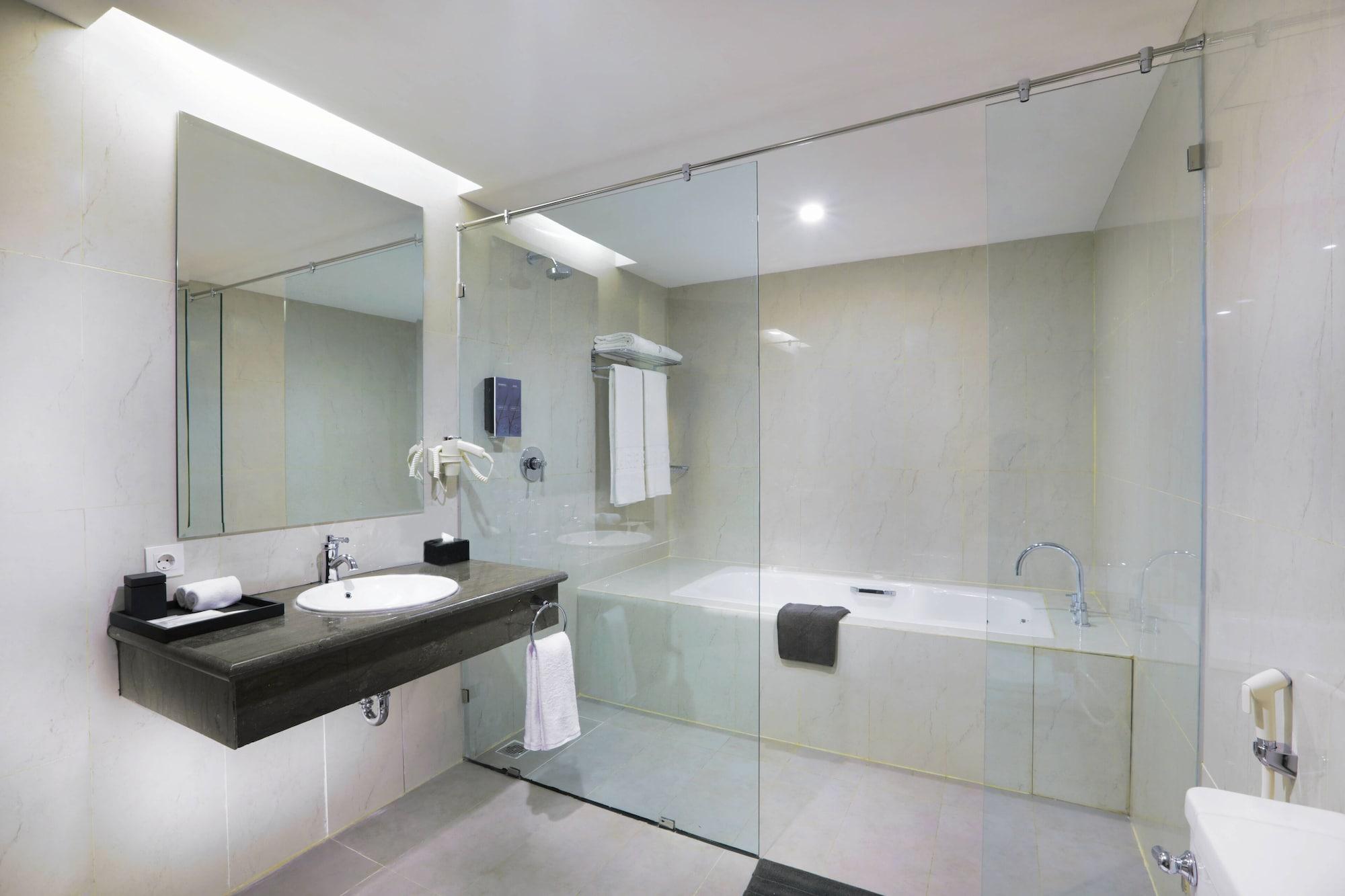 Harper Perintis By Aston Hotel Makassar Ngoại thất bức ảnh