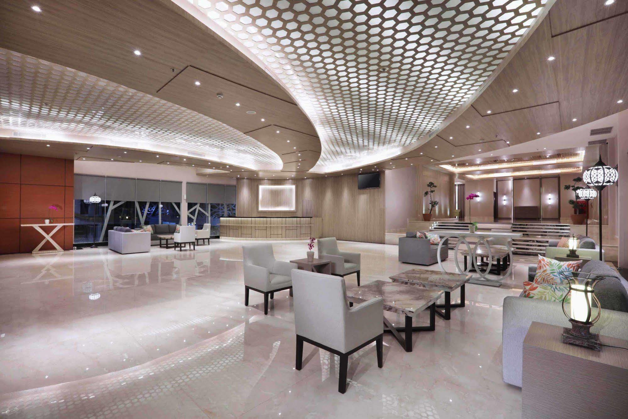 Harper Perintis By Aston Hotel Makassar Ngoại thất bức ảnh