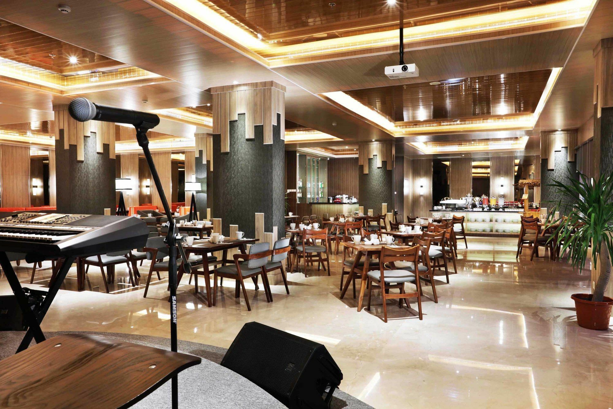 Harper Perintis By Aston Hotel Makassar Ngoại thất bức ảnh